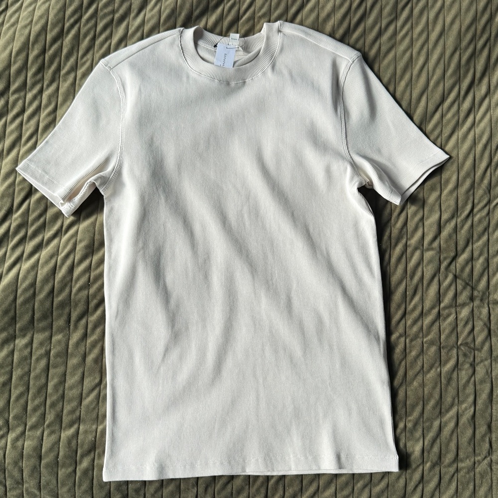 NWT Men’s Banana Republic Slim Mini Ribbed T-Shirt - small